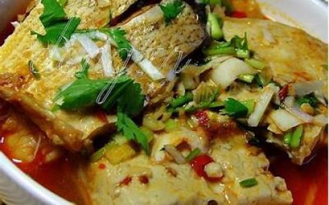 川味豆腐鲢鱼的家常做法